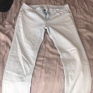 ✨Light Blue Skinny Jeans✨